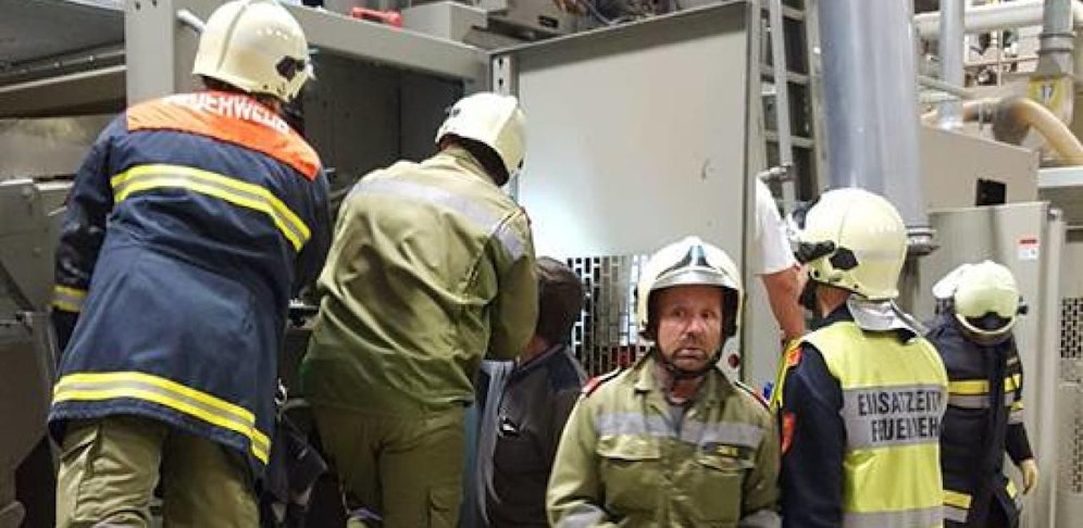 Feuerwehr befreite verletzten Mann.