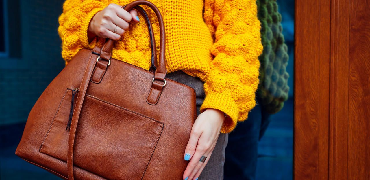 In ihrer Handtasche befanden sich Ziegelsteine (Symbolbild).