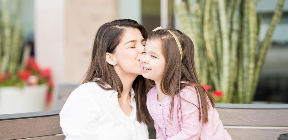 Die NMS in Saxen hat die umstrittene "Bussi Bussi"-Pflicht wieder aufgehoben.