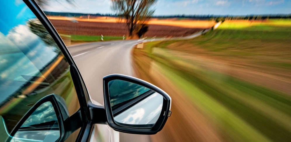 Außerhalb des Ortsgebiets legte der Raser noch ordentlich dazu.