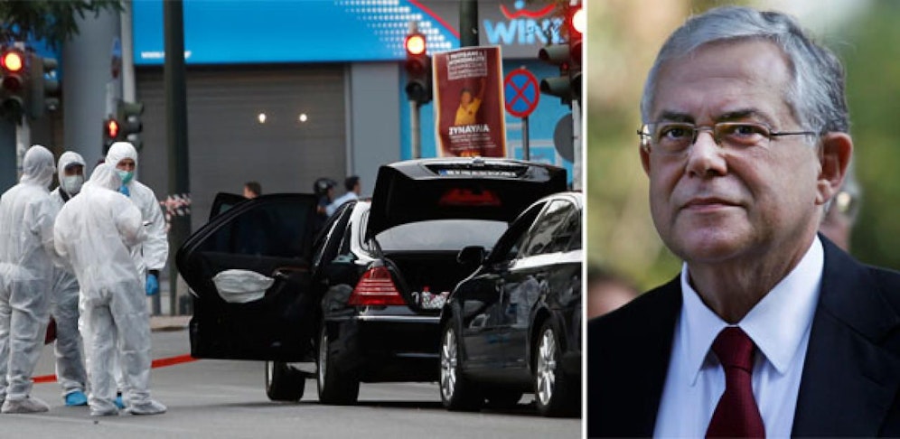 Lukas Papademos wurde durch eine Briefbombenexplosion in seinem Auto verletzt.