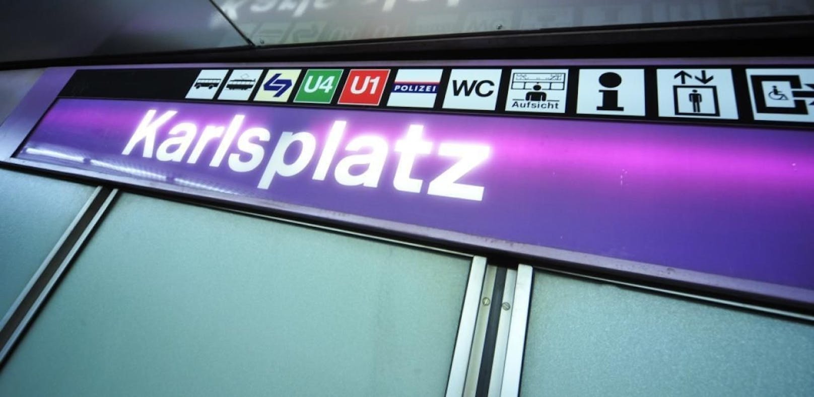 Die Stationen zwischen Karlsplatz und Volkstheater können nicht angefahren werden.
