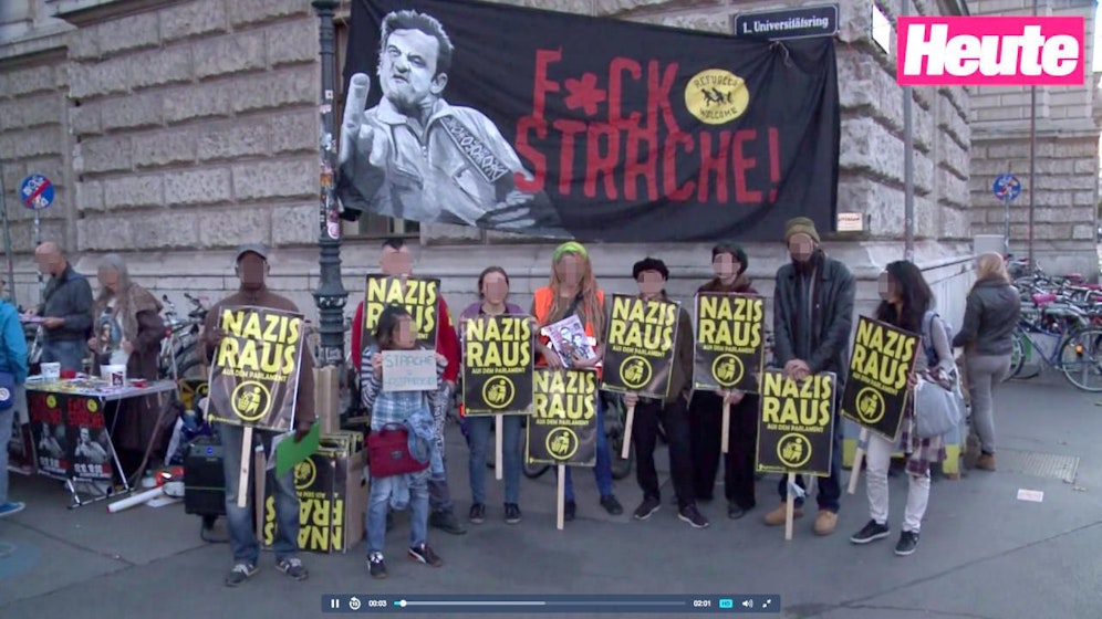 Tielnehmer der "F*ck Strache"-Demo