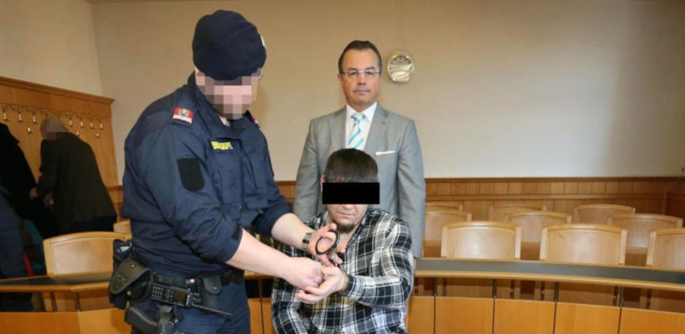 Der Angeklagte mit Anwalt Andreas Reichenbach