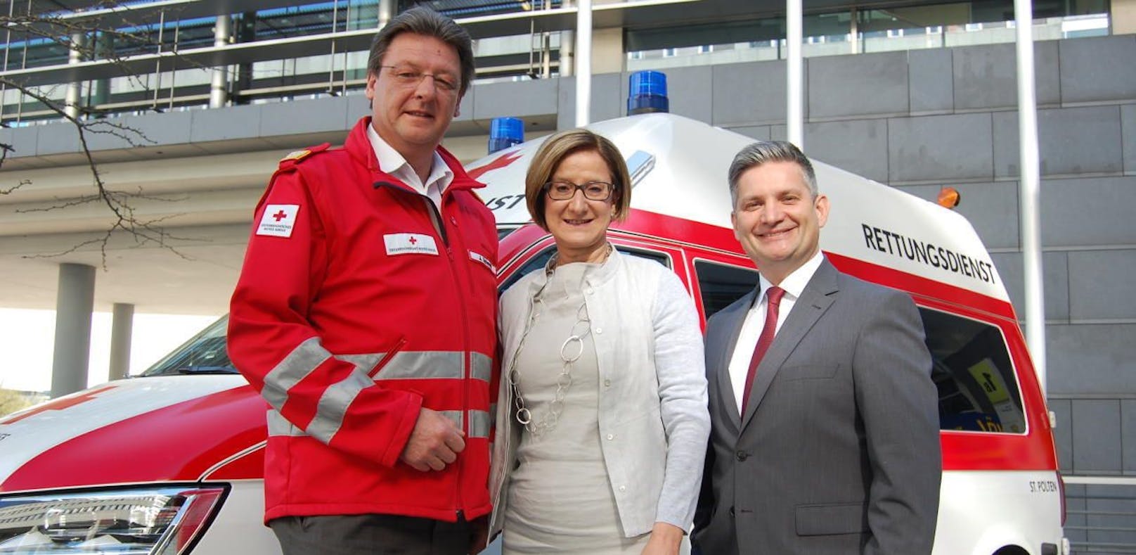 Präsident des Roten Kreuzes NÖ Josef Schmoll, Landeshauptmann-Stellvertreterin Johanna Mikl-Leitner und Landesrat Maurice Androsch (von links). 