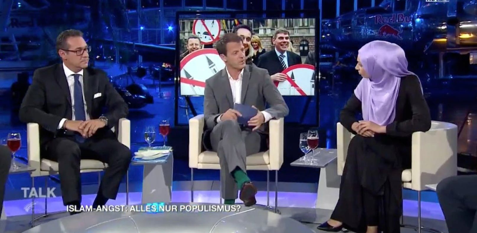 FP-Chef Strache diskutierte auf Servus TV über das Thema Integration mit der muslimischen Modeschöpferin Meriem Lebdiri.