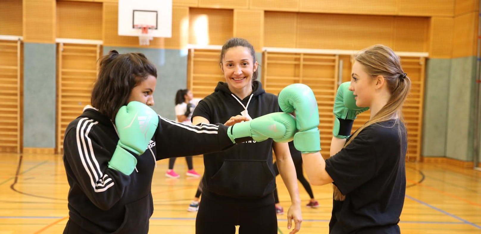 Staatsmeisterin boxt Schüler durch das Leben