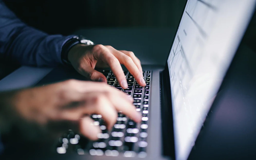 Die Oberösterreicher bestellten bei einem vermeintlichen Online-Händler, bekamen aber keine Ware. 