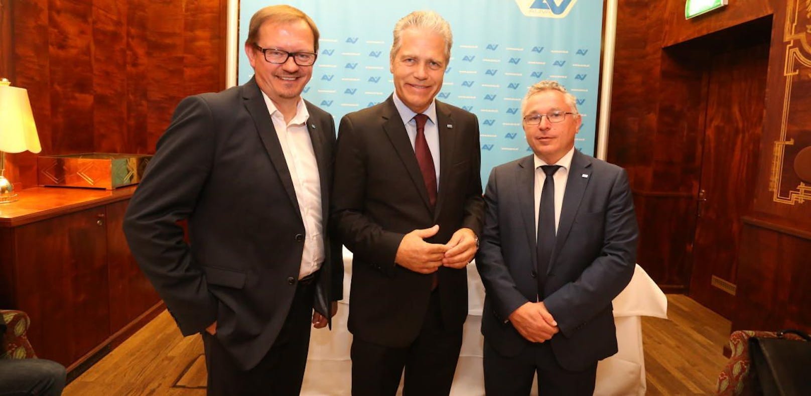 Rudolf Silvan, Vorsitzender der AUVA-Landesstelle Wien, AUVA-Obmann Anton Ofner und AUVA-Generaldirektor Helmut Köberl stellten das neue Traumazentrum vor.