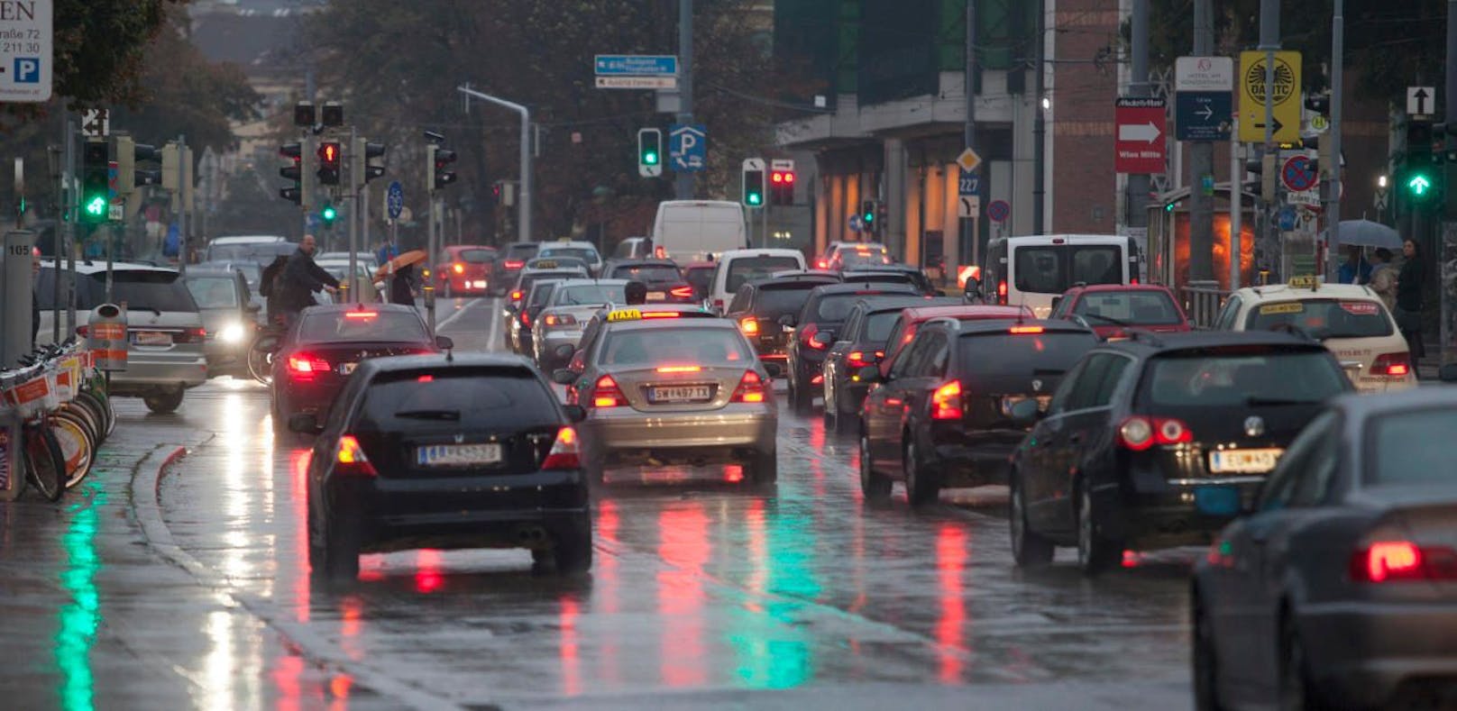 In Wien kommt es am Wochenende zu mehreren Verkehrsverzögerungen.