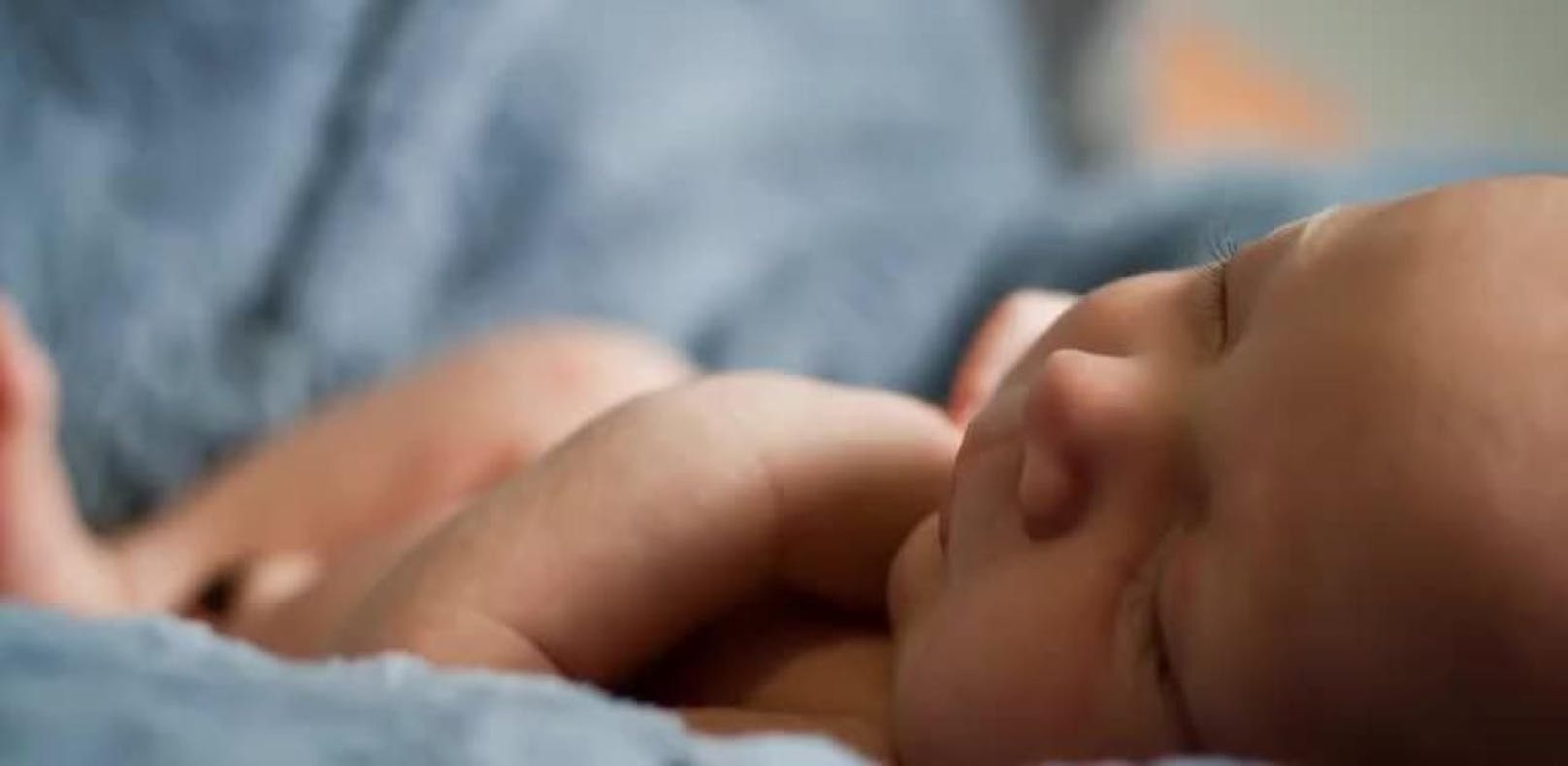 19-Jährige gibt Baby für Date Schlafmittel: tot