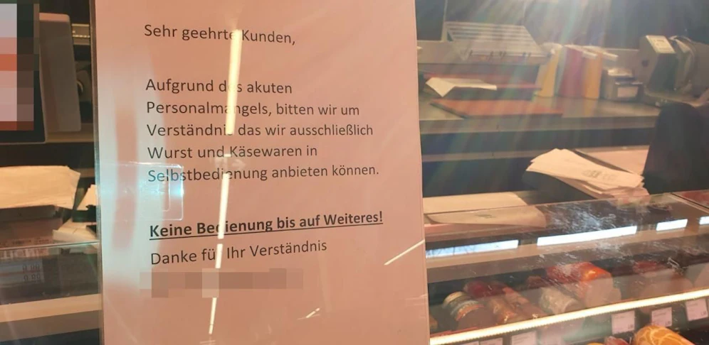 Waren sind genug da, allerdings kämpft man in den Supermärkten langsam mit dem Personal. 
