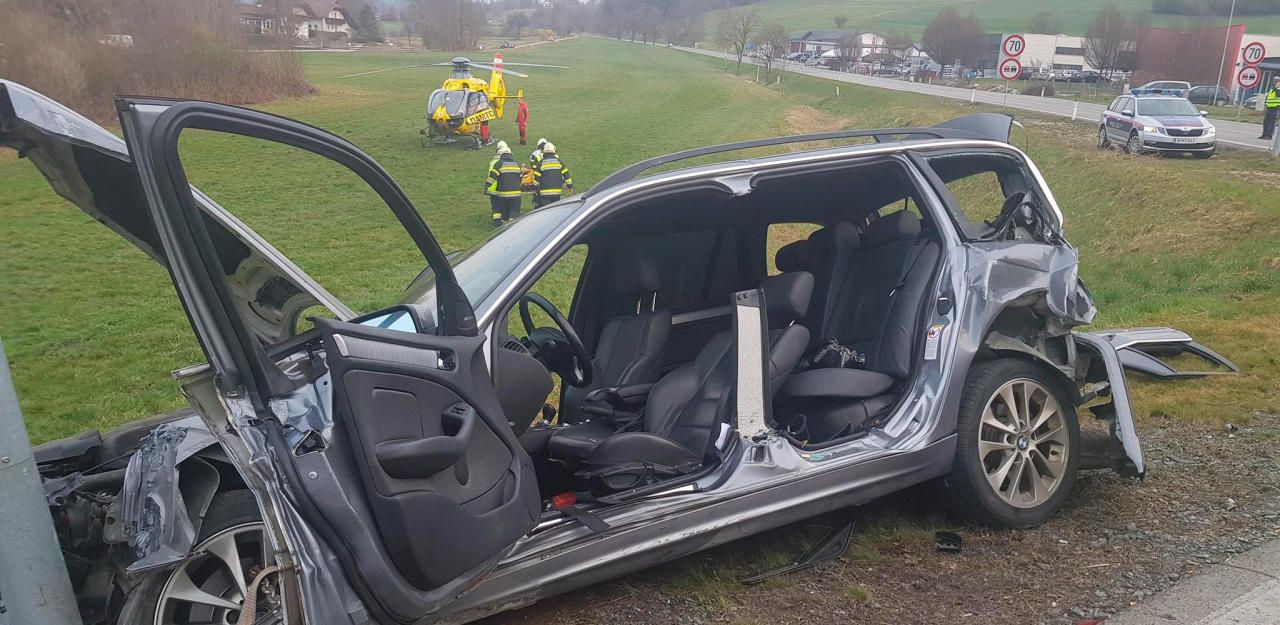 Heute.at - Unfallserie sorgt für Blechsalat in Kreisverkehr