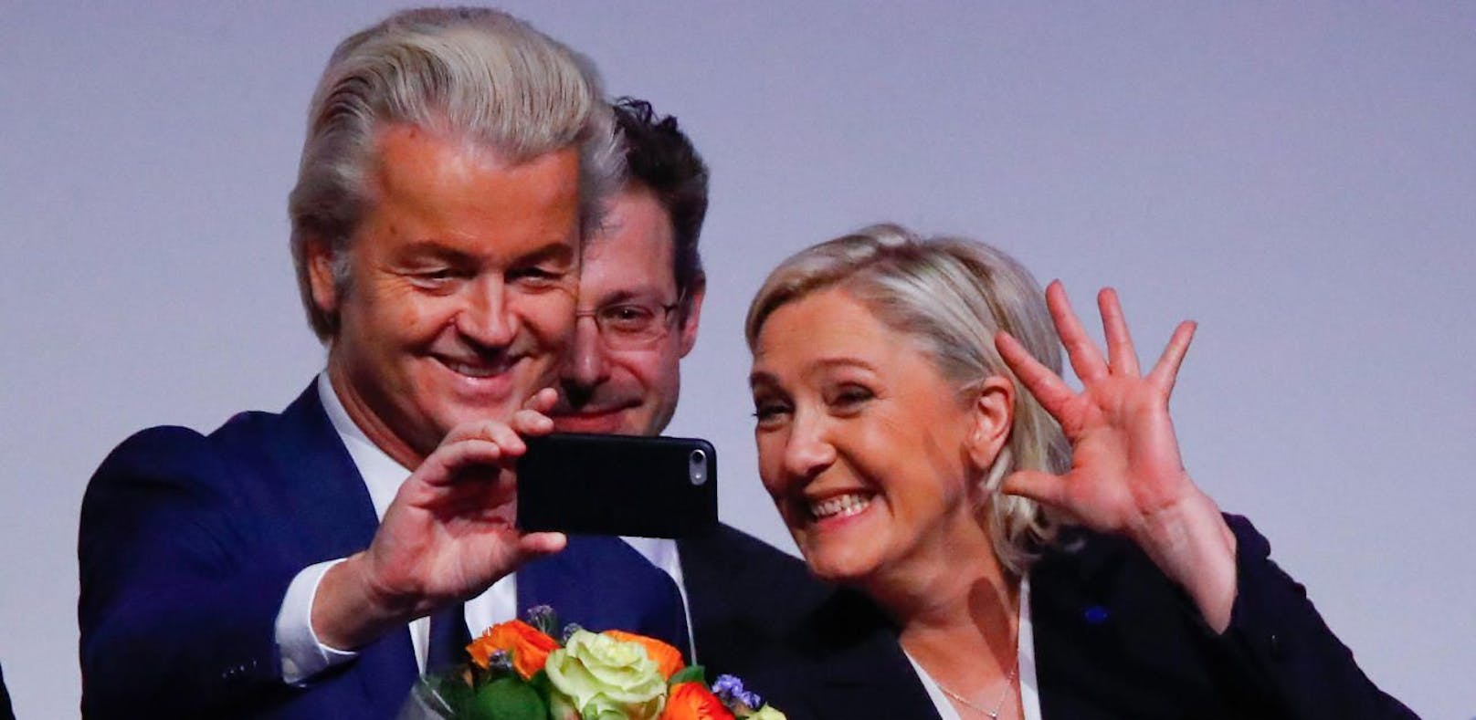 Unter anderem in Erklärungsnot: Marine Le Pen und Geert Wilders.