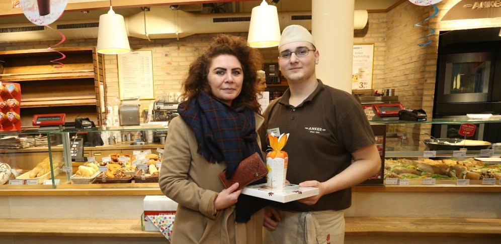 Ex-Nationalrätin Aslan bedankte sich bei Kerculj mit Süßem.