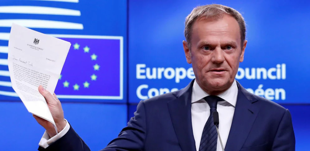 Donald Tusk und die EU spielen den Ball zurück an London.
