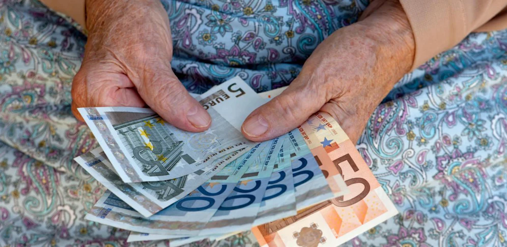 Frauen erhalten im Schnitt nur die Hälfte der Rente von Männern.