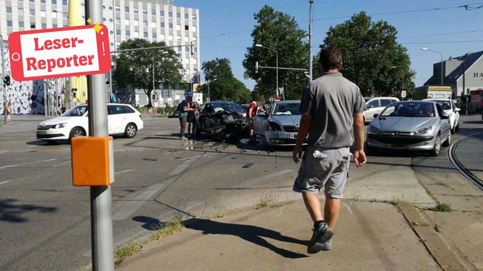 Verkehrsunfall in der Wagramer Straße in Wien. 
