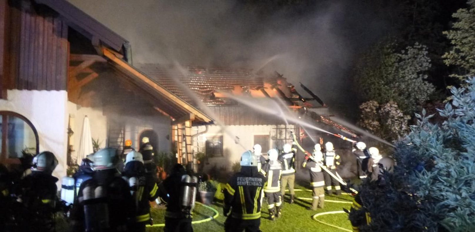 Garagenbrand bemerkt: Freunde retten Ehepaar