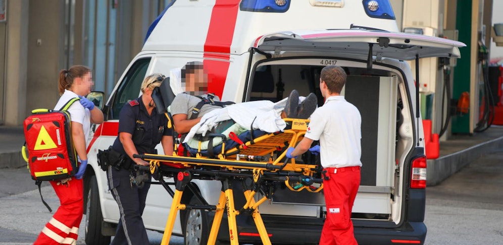 Nach der Auseinandersetzung mussten mindestens zwei Personen ins Spital.