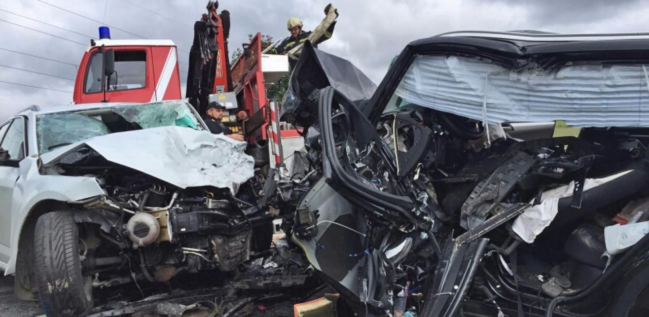 Heute.at - Ein Toter (21) und ein Verletzter bei Frontalcrash