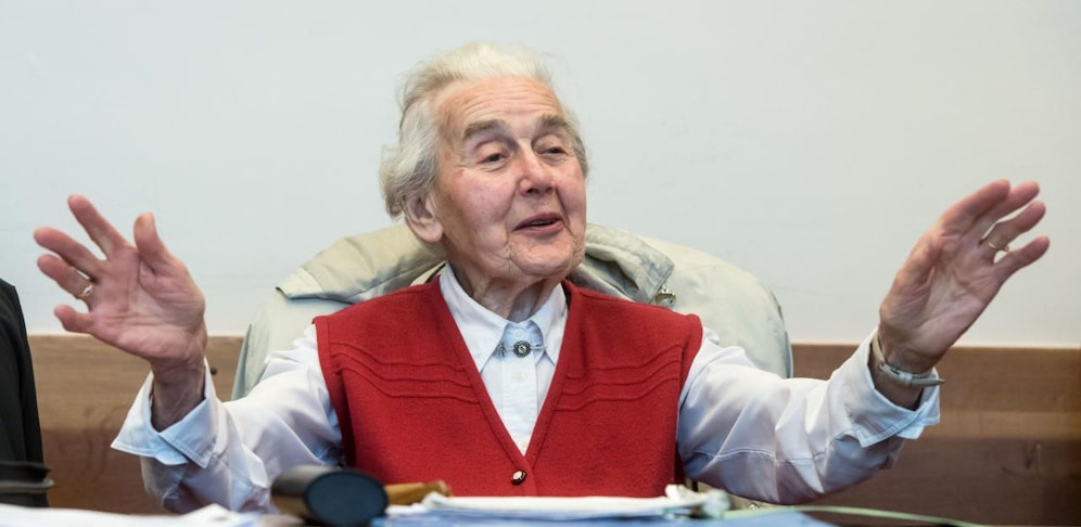 Ursula Haverbeck vor Gericht.