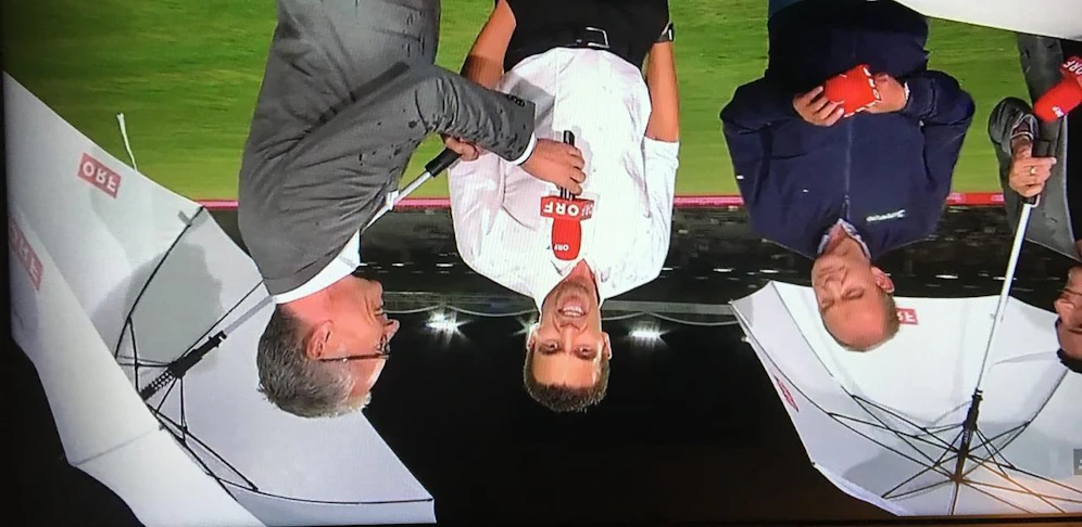 Rainer Parisaek lässt Valerien Ismael im Regen stehen.