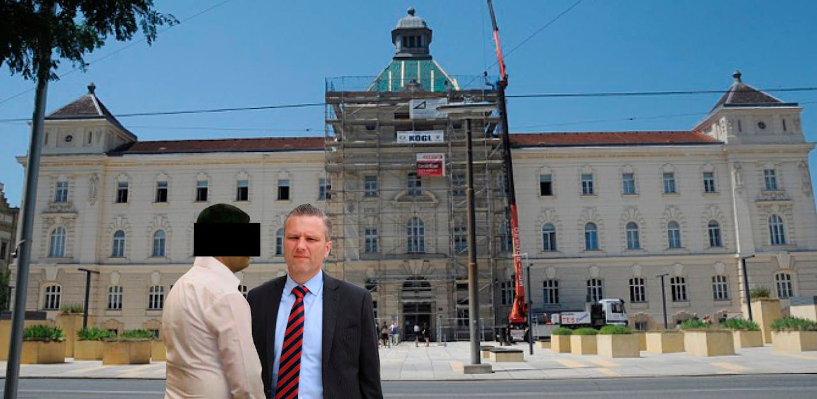 Der angeklagte Trainer (li.) mit seinem Anwalt Arbacher-Stöger in St. Pölten.