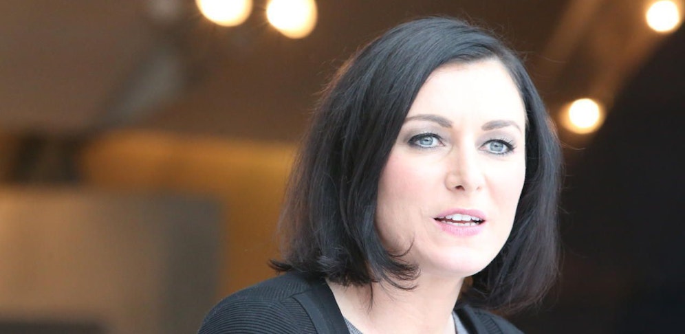 Elisabeth Köstinger (VP) verspricht weiterhin billigen Diesel.