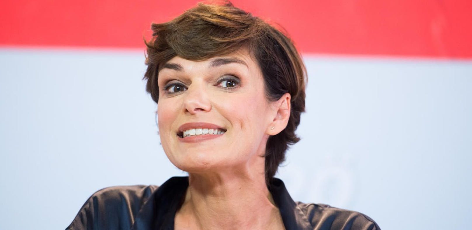 Hat die Diskussion um einen gesetzlichen, steuerfreien Mindestlohn von 1.700 Euro angestoßen: SPÖ-Chefin Pamela Rendi-Wagner.