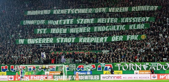 Plakat in Rapids "Block West" beim Derby gegen die Austria