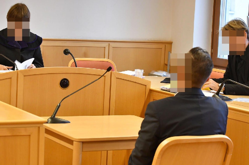 Der Angeklagte vor der Richterin 