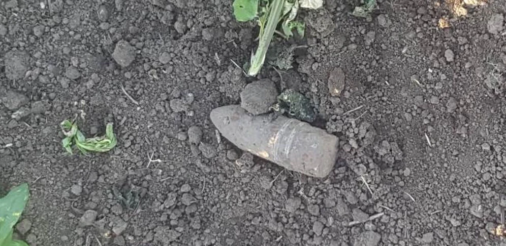 Im Zuge von Feldarbeiten am Johannesberg wurde die Granate gefunden. 