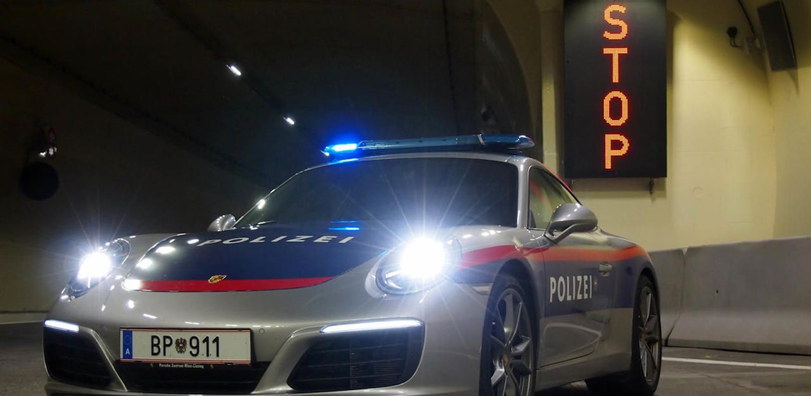 A9: Polizei-Porsche holte zwei Alko-Lenker ein