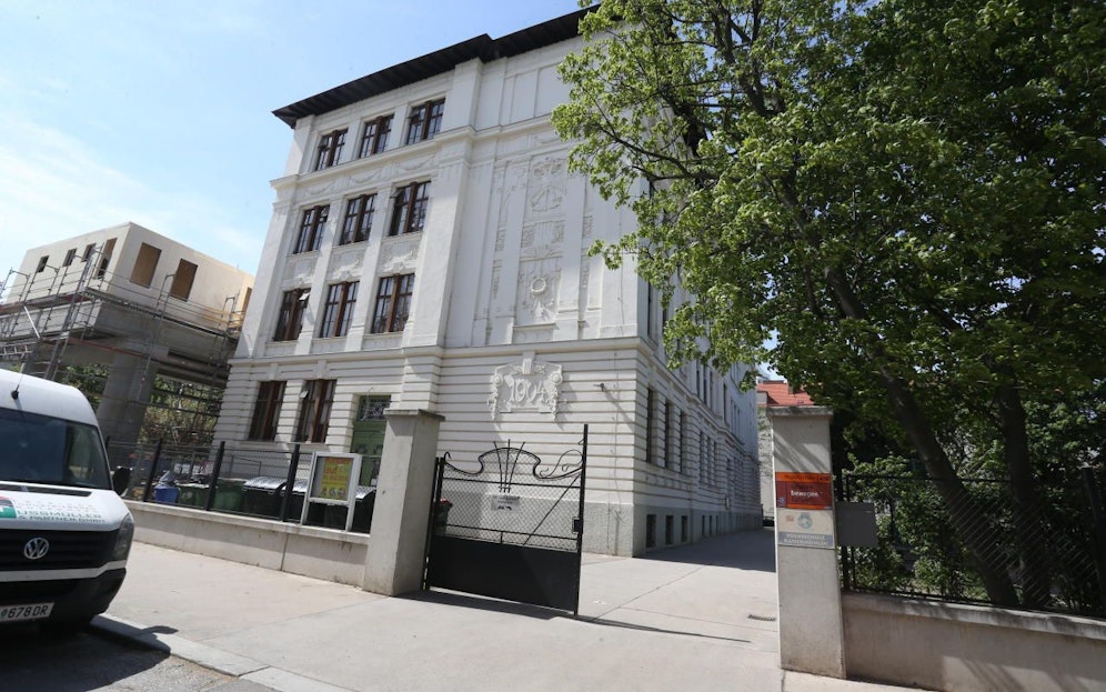 Selbst der Schulinspektor steht zu den Maßnahmen.