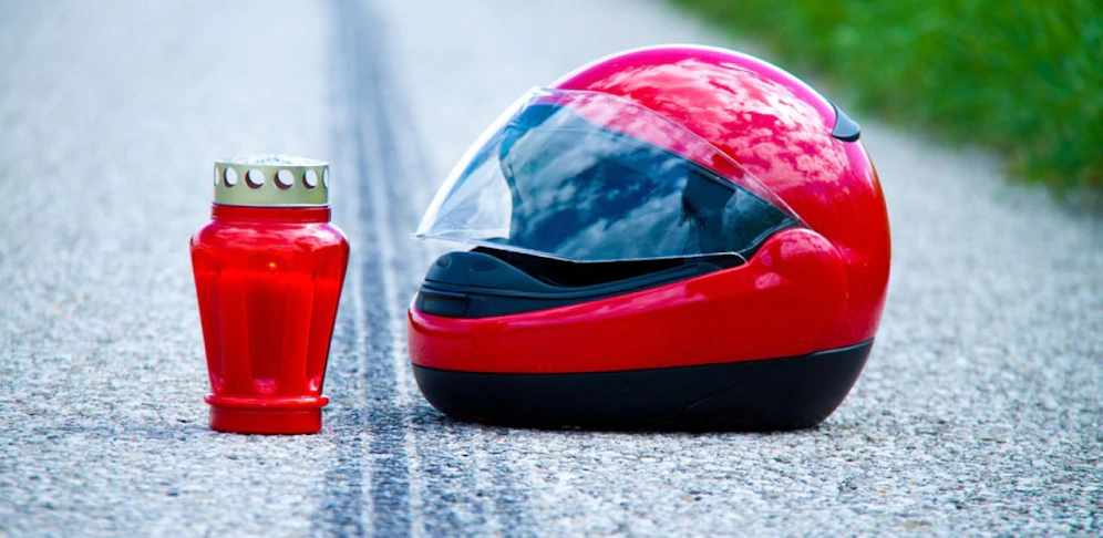 Der Motorradfahrer erlitt bei dem Unfall tödliche Verletzungen