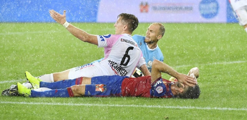 Ricky van Wolfswinkel bekam gegen den LASK einen Schlag ab, danach wurde das Hirn-Aneurysma festgestellt