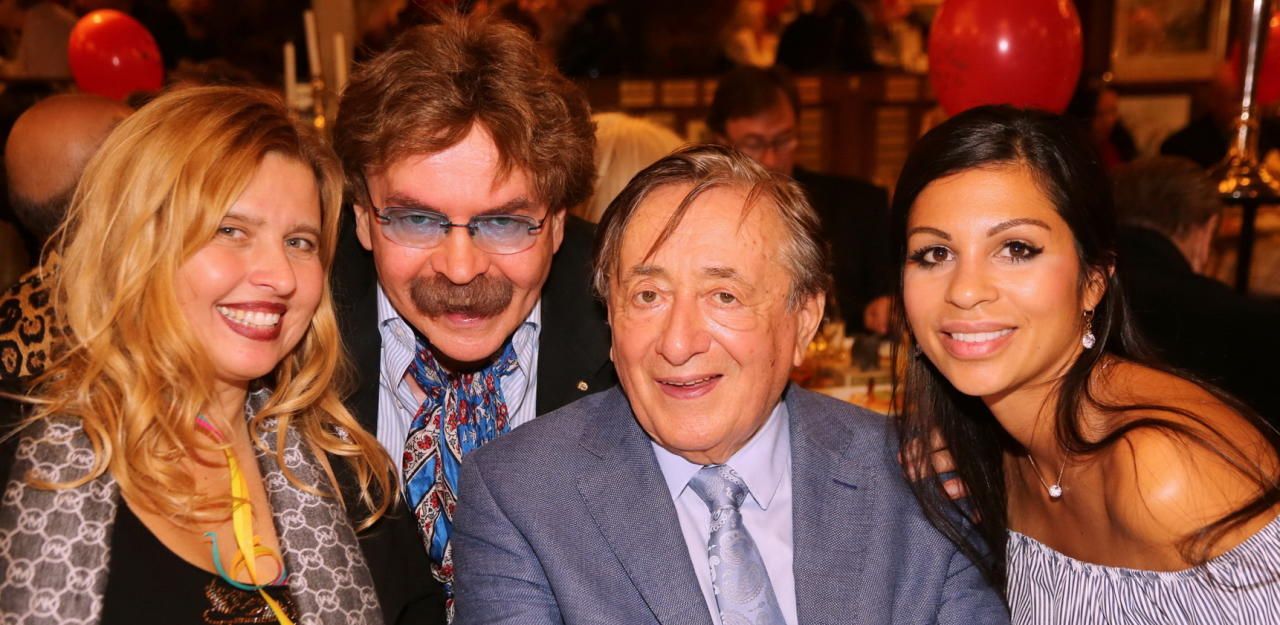 Heute.at - Künstler-Heringsschmaus im Marchfelderhof