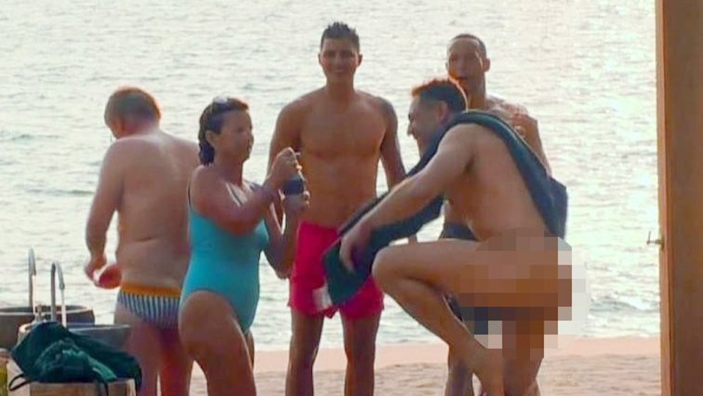 Evil Jared waren die Kameras wurscht.