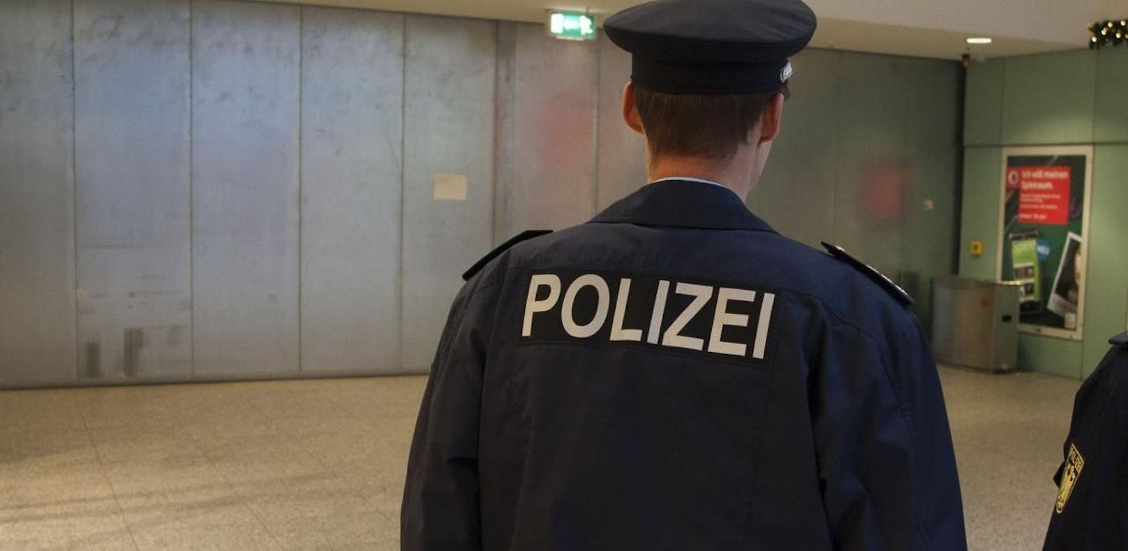 Schwere Vorwürfe richten sich gegen einen Wiener Polizeibeamten. (Symbolbild)