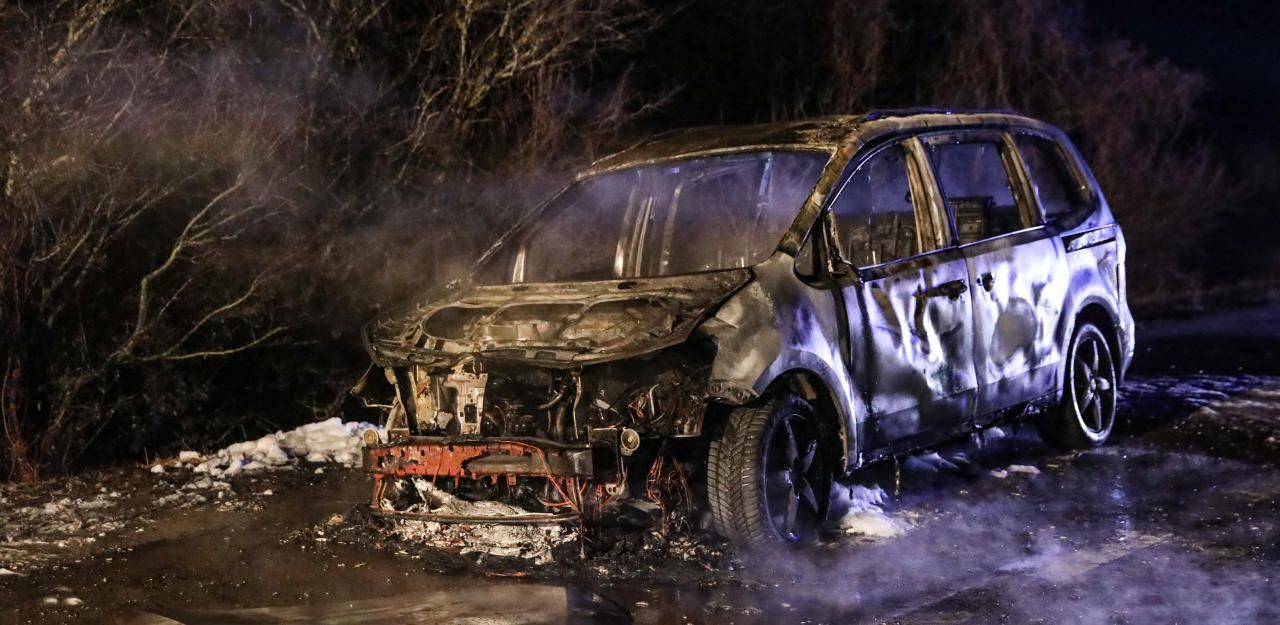 Auto Geht Auf A1 Plötzlich In Flammen Auf – Österreich | Heute.at