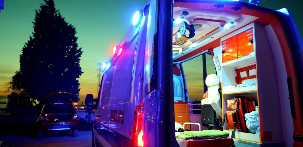 Der Mann aus Afghanistan erlitt einen Lungenstich, er liegt im Spital.