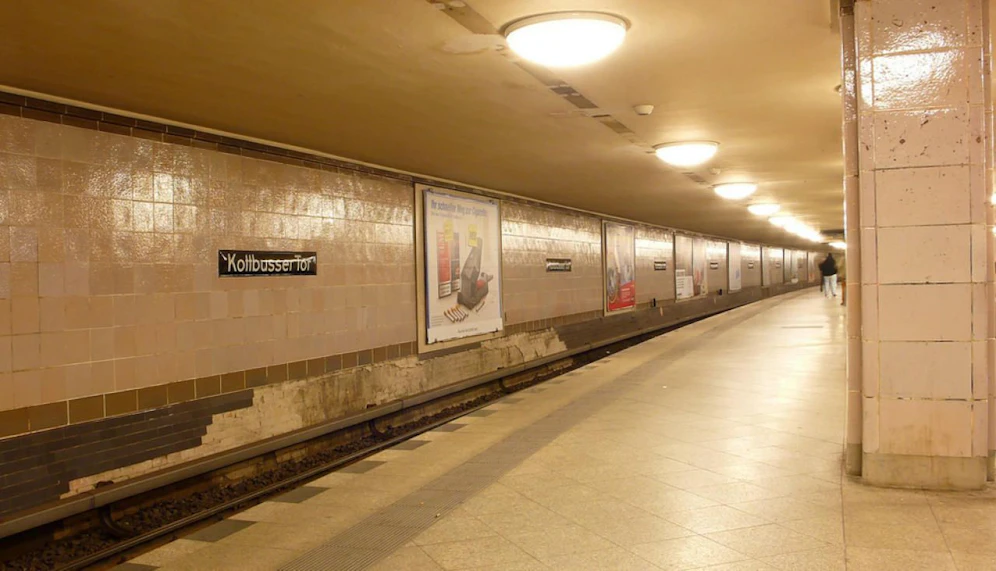 Der Vorfall ereignete sich an der Haltestelle Kottbusser Tor.