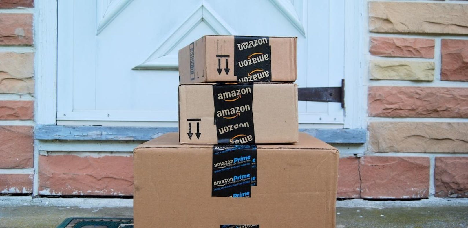 Der US-Onlinehändler Amazon bestraft Kunden, die zu viele Bestellungen retournieren.
