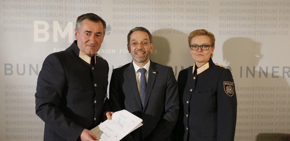 General Franz Lang, Innenminister Herbert Kickl und die Generaldirektorin für öffentliche Sicherheit Michaela Kardeis stellten die Kriminalstatistik 2017 vor.