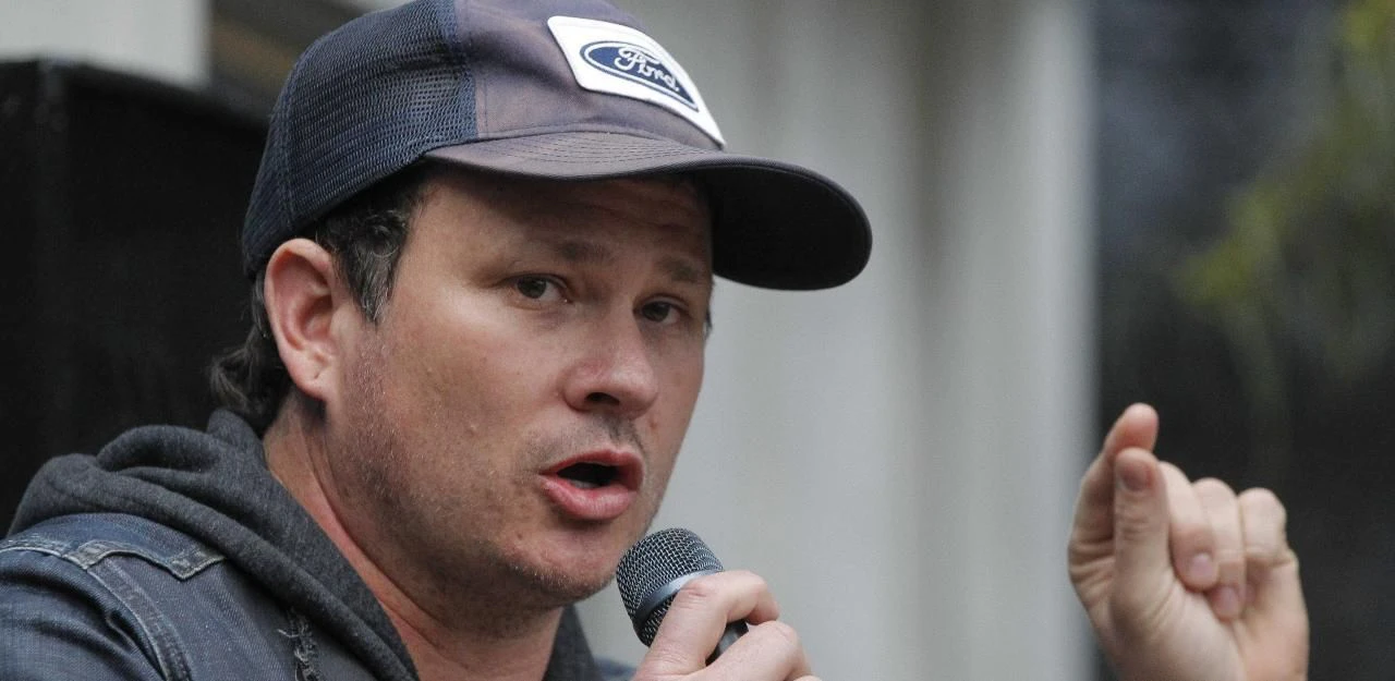 Heute.at - Tom DeLonge sucht Investoren für Raumschiff