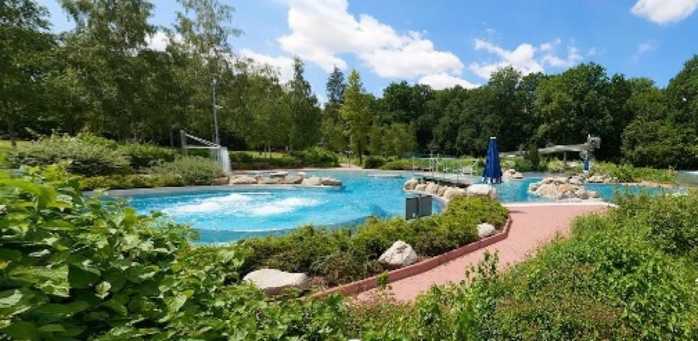 Blick in das Parkbad in Schwabach