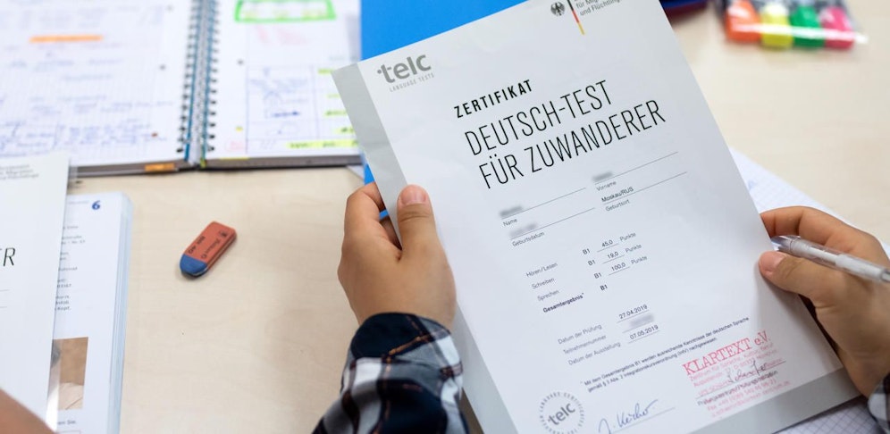 Ein Inder soll sich die Deutschprüfung erkauft haben.