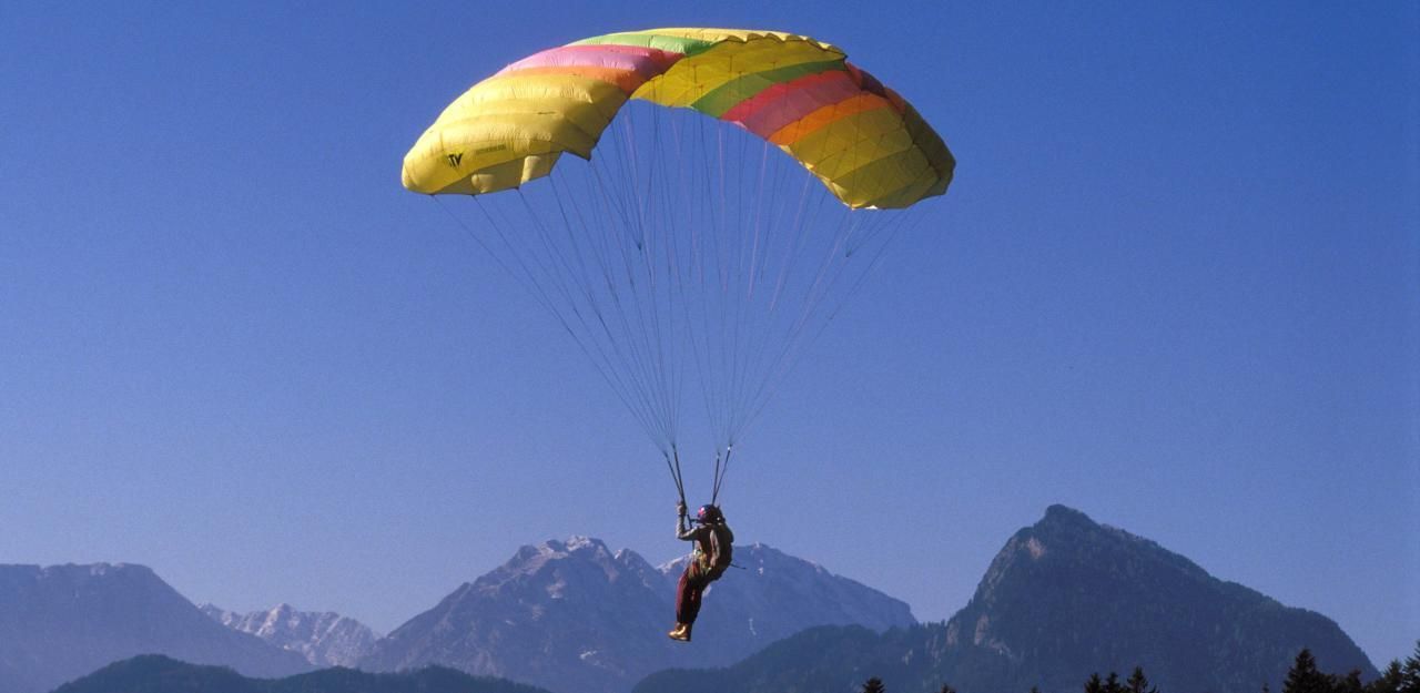 Heute.at - Paragleiter in Salzburg tödlich verunglückt