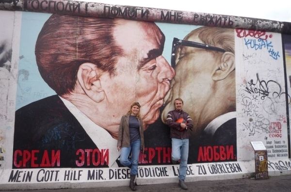 Geh doch nach drüben! Szene Heute.at